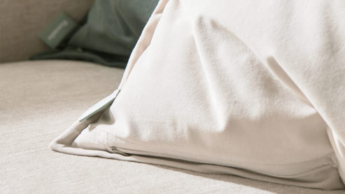 Kissenbezug /-hülle Roomio® aus Stoff in Beige Roomio® Kissenhülle No. 9401 beiger Samt - ca. 60 x 60 cm