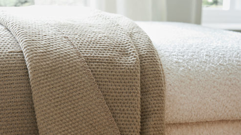 Wohndecke Roomio® aus Stoff in Hellbraun Roomio® No. 9412 - Wohndecke taupefarbenes Mischgewebe - ca. 150 x 200 cm