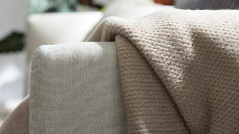 Wohndecke Roomio® aus Stoff in Hellbraun Roomio® No. 9412 - Wohndecke taupefarbenes Mischgewebe - ca. 150 x 200 cm