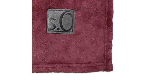 Wohndecke Ibena® aus Kunstfaser in Bordeaux s.Oliver Wohndecke Kuschelsoft bordeauxrote Kunstfaser - ca. 150 x 200 cm