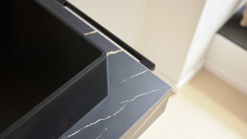 Waschtisch-Set / Waschbecken-Set Interliving aus Holz in Schwarz Interliving Bad Serie 7198 – Konsolen-Set Marmor Venato Nero - Länge ca. 160 cm