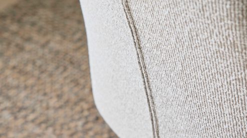 Polsterstuhl Interliving aus Stoff in Weiß Interliving Esszimmer Serie 5102 – Armlehnstuhl U512 mit Drehfunktion Eiche bianco & leinenfarbener Jacquard Lodge L07