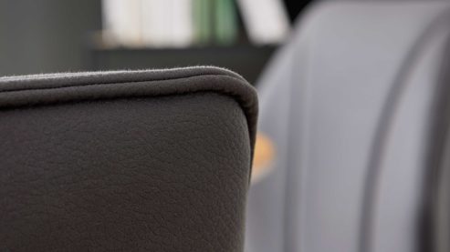 Polsterstuhl Interliving aus Stoff in Dunkelgrau Interliving Esszimmer Serie 5102 – Polsterstuhl V131 graphitfarbene Mikrofaser Atlantis & Wildeiche