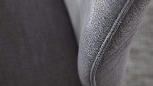 Polsterstuhl Interliving aus Stoff in Grau Interliving Esszimmer Serie 5102 – Polsterstuhl V321 kieselfarbener Webstoff Tirol 489 & schwarzes Eisen