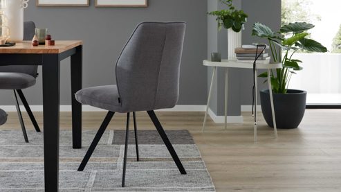Polsterstuhl Interliving aus Stoff in Grau Interliving Esszimmer Serie 5102 – Polsterstuhl V321 kieselfarbener Webstoff Tirol 489 & schwarzes Eisen
