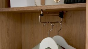 Garderobenschrank Interliving aus Holz in Holzfarben Interliving Garderoben Serie 6014 - Garderobenschrank Wildeiche & Granitfurnier - eine Tür, Höhe ca. 202 cm