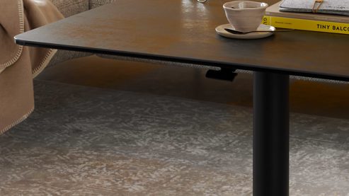 Couchtisch Interliving aus Keramik in Dunkelgrau Interliving Couchtisch Serie 6228 mit Liftfunktion titanfarbene Keramik & schwarzer Stahl - ca. 80 x 80 cm