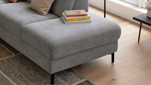 Ecksofa Interliving aus Stoff in Grau Interliving Sofa Serie 4064 - Ecksofa graue Chenille Toni & Fuß W003-01 - Stellfläche ca. 291 x 252 cm