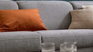 Ecksofa Interliving aus Stoff in Grau Interliving Sofa Serie 4064 - Ecksofa graue Chenille Toni & Fuß W003-01 - Stellfläche ca. 291 x 252 cm