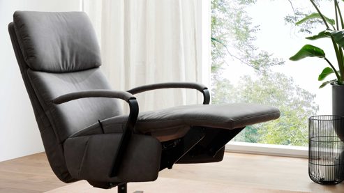 Relaxsessel Interliving aus Stoff in Dunkelgrau Interliving Sessel Serie 4565 grauer Bezug Clint & schwarzer Sternfuß