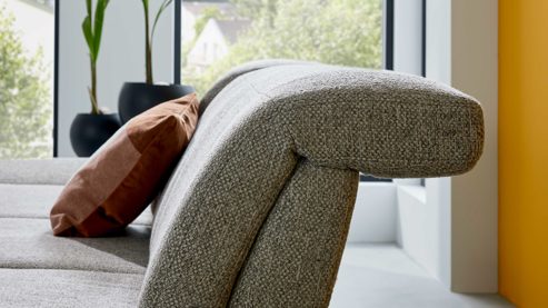 Ecksofa Interliving aus Stoff in Hellgrau Interliving Sofa Serie 4460 - Ecksofa silbergrauer Webstoff Jazz 121 & schwarze Metallfüße - Stellfläche ca. 191 x 308 cm