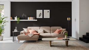 Ecksofa Interliving aus Stoff in Beige Interliving Sofa Serie 4461 - Ecksofa sandfarbener Bezug Mido 64 & schwarze Metallfüße - Stellfläche ca. 185 x 290 cm