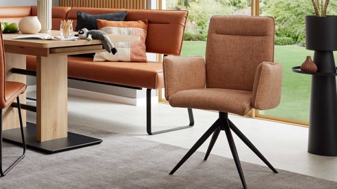 Tischgruppe Interliving aus Holz in Holzfarben Interliving Esszimmer Serie 5505 - Essgruppe mit Eckbank und Stühlen Flachgewebe, Mikrofaser, Artisaneiche & Metall - sechsteilig