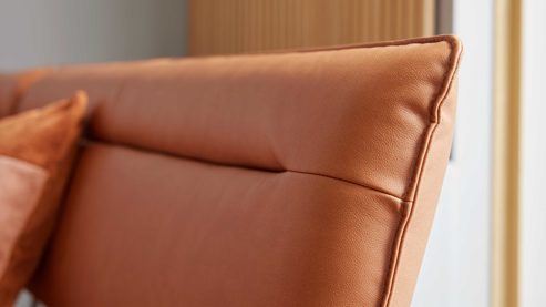 Eckbank Interliving aus Stoff in Hellbraun Interliving Esszimmer Serie 5505 - Eckbankkombination caramelfarbene Mikrofaser 925-72 & schwarzes Metall - Stellfläche ca. 169 x 215 cm