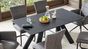 Esstisch Interliving aus Glas in Schwarz Interliving Esszimmer Serie 5122 – Esstisch schwarzes Glas & Metall - ca. 160 x 90 cm
