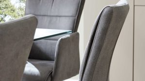 Schwingstuhl Interliving aus Kunstfaser in Dunkelgrau Interliving Esszimmer Serie 5122 – Schwingstuhl onyxfarbene Mikrofaser & mattschwarzes Metall