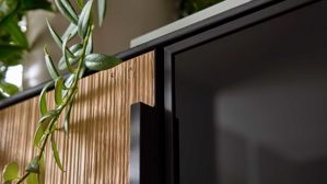 Highboard Interliving aus Holz in Holzfarben Interliving Wohnzimmer Serie 2033 - Highboard 126136 Asteiche & Parsolglas - drei Türen, Breite ca. 182 cm