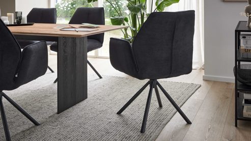 Vierfußstuhl Interliving aus Stoff in Schwarz Interliving Esszimmer Serie 5116 – Armlehnstuhl mit Drehfunktion carbonschwarzer Materialmix Mikrofaser & Cord Ni-Co, schwarzes Gestell F37