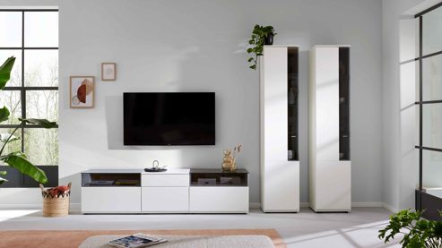 Wohnwand Interliving aus Holz in Weiß Interliving Wohnzimmer Serie 2031 - Wohnwand EB33001 Tonweiß & graues Glas - Länge ca. 330 cm