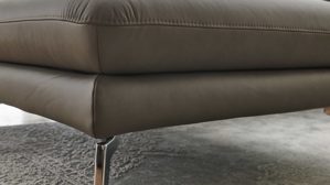 Polsterhocker modulmaster aus Leder in Grau Modulmaster MM-PN1184 - XL-Polsterhocker steingraues Leder Vivre & glänzende Metallfüße - ca. 93 x 68 cm