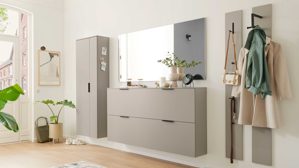 Garderoben-Set Interliving aus Holz in Hellgrau Interliving Garderobe Serie 6012 - Garderoben-Set graubeiger Mattlack - fünfteilig