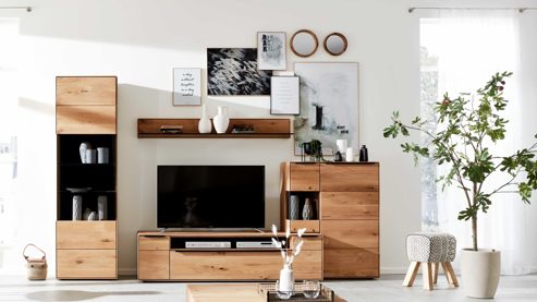 Wohnwand Interliving aus Holz in Holzfarben Interliving Wohnzimmer Serie 2020 - Wohnwand V15127 Asteiche & Risseiche – vierteilig, Breite ca. 329 cm