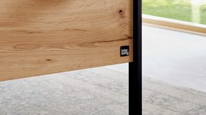 Komplettzimmer Interliving aus Holz in Hellgrau Interliving Schlafzimmer Serie 1034 – Komplettzimmer mit Stauraumkommode champagnerfarbenes Glas & Kernholz - Liegefläche ca. 180 x 200 cm