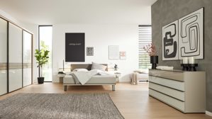 Möbelbeleuchtung Interliving aus Holz in Weiß Interliving Schlafzimmer Serie 1032 – Komplettzimmer mit Beleuchtung Weiß & Kieselgrau - Liegefläche ca. 180 x 200 cm