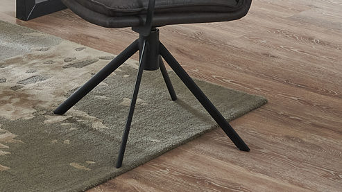 Vierfußstuhl WOODS & TRENDS aus Stoff in Anthrazit WOODS & TRENDS Vintage-Dining - Armlehnstuhl 2442 mit Drehfunktion anthrazitfarbene Mikrofaser Island & schwarzes Eisen