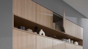 Einbauküche Interliving aus Holz in Beige Interliving Küche Serie 3085 mit SIEMENS Einbaugeräten Sahara & Natureiche – zweizeilig