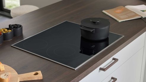 Einbauküche culineo® aus Holz in Weiß Culineo® Einbauküche C615 mit Einbaugeräten Alpinweiß & Walnuss - Stellfläche ca. 280 x 305 cm