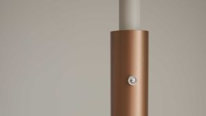 Stehleuchte Interliving aus Metall in Hellgrau Interliving Leuchten Serie 9351 - Stehlampe warmgraues & kaffeefarbenes Metall - Höhe ca. 160 cm