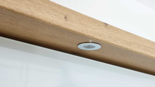 Passepartout Interliving aus Holz in Holzfarben Interliving Kleiderschrank Serie 1205 – beleuchteter Passepartoutrahmen 907 Eiche Bianco - für ca. 300 cm Breite