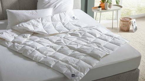 Daunendecke Interliving aus Federn + Daunen in Weiß Interliving Bettdecke Serie 9212 - Daunendecke extraleicht, ca. 240 g Daunen & Federn - ca. 135 x 200 cm