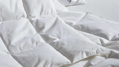 Daunendecke Interliving aus Federn + Daunen in Weiß Interliving Bettdecke Serie 9212 - Daunendecke als Sommerbett extra leicht, ca. 240 g Daunen & Federn - ca. 135 x 200 cm