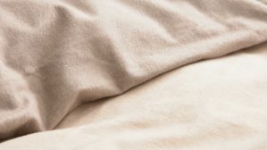 Bettwäsche-Set Interliving aus Stoff in Beige Interliving Bettwäsche Serie 9118 - Biberbettwäsche mit zwei Kopfkissenbezügen Creme & Cappuccino - ca. 60 x 80 cm und ca. 155 x 220 cm